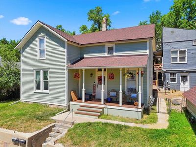 324 White St