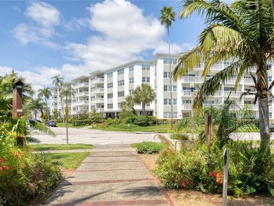 1100 N Shore Dr NE Unit 505