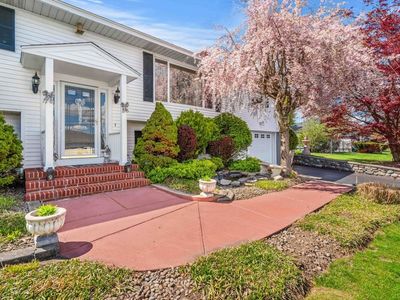 Property at 8 Agnes Ter, Methuen, MA