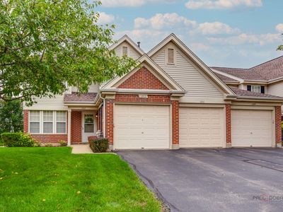 Property at 1262 N Wellington Ct N, Buffalo Grove, IL