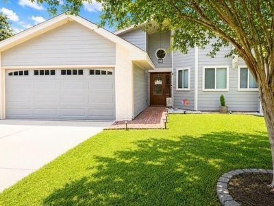 201 Lake Huron Ct