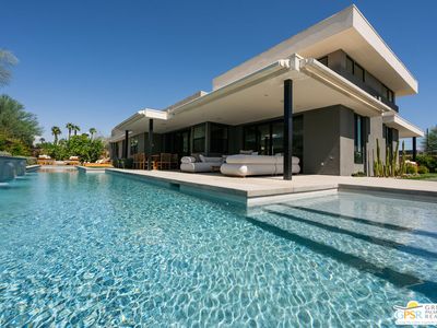6 Garnet Ct