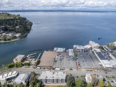 6042 Seaview Avenue NW #301