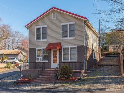 1 Honeysuckle Ln