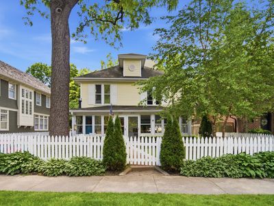 Property at 233 E Center Ave, Lake Bluff, IL