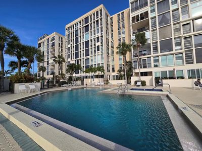 7400 Sun Island Dr S APT 111