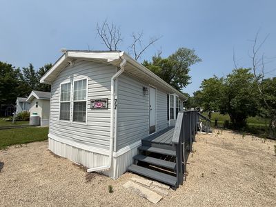 77 Dinosaur Rd