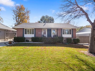 249 W 300th St N