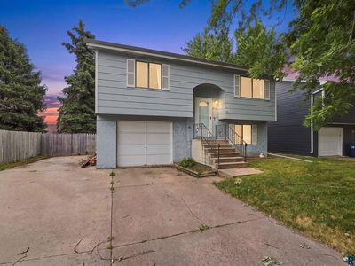4713 W Saint James Dr