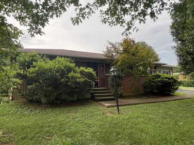 5 Richmond Dr