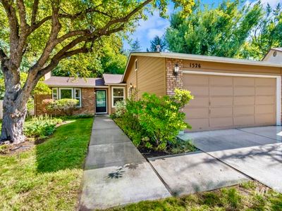 1526 E Symphony Ct