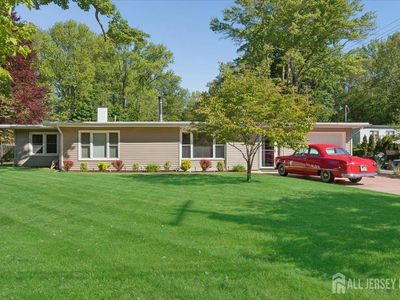 Property at 1 Cedar Ct, Millstone Township, NJ
