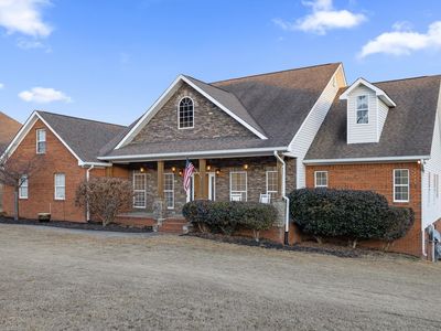140 Thorncrest Dr