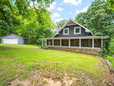 252 Sylvan Ln