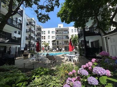 4 Commonwealth Ct APT 17
