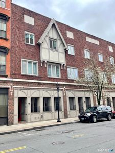 42 South Main Street #203