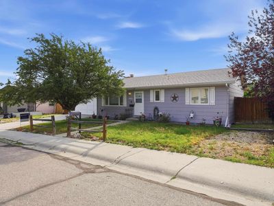 3865 Ridgecrest Dr