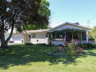 35 Seneca Dr