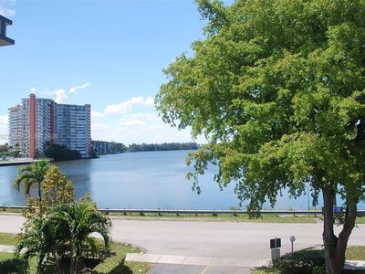 18707 NE 14th Ave APT 733