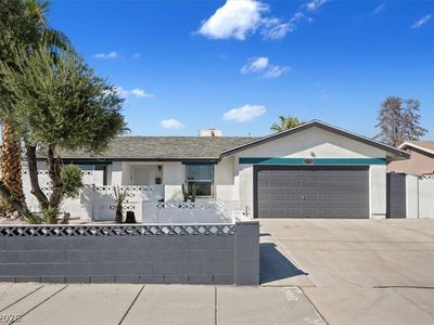 2174 E Russell Rd