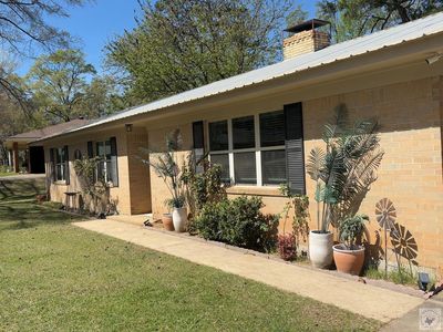 403 Tree Top Ln