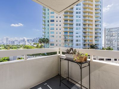 2501 Brickell Avenue #903
