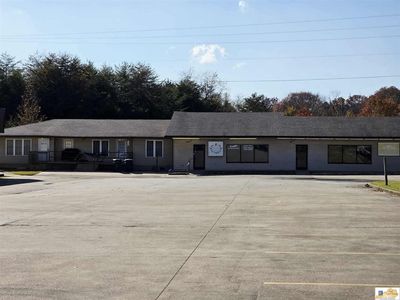 1217 Main St