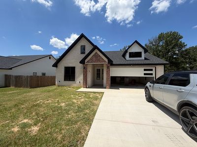 937 N Lawn Ave
