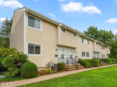 75 Cos Cob Ave APT 10
