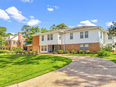 3449 N Parkwood Dr