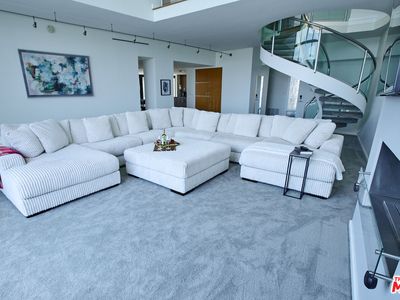 4337 Marina City Dr