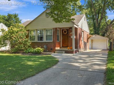 2220 Ellwood Ave