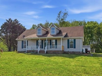19 Ash Grove Rd