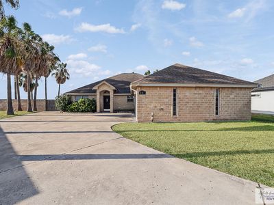 380 Menard Dr