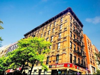327 E 3rd St APT 3E