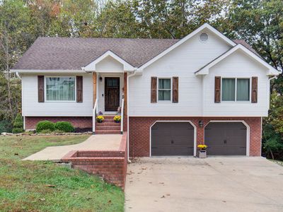 211 Shady Brook Ln