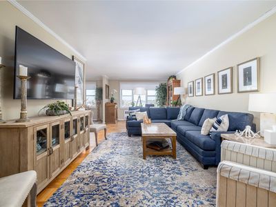 700 Shore Road #3m