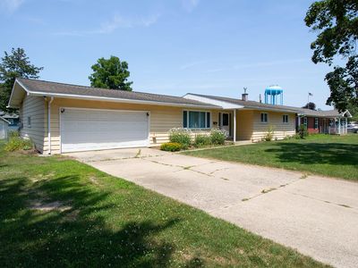 15 Woodlawn Ave N