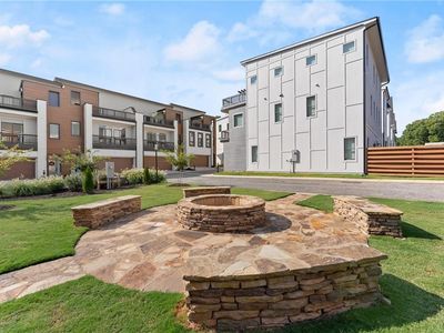 322 Clarendon Ct