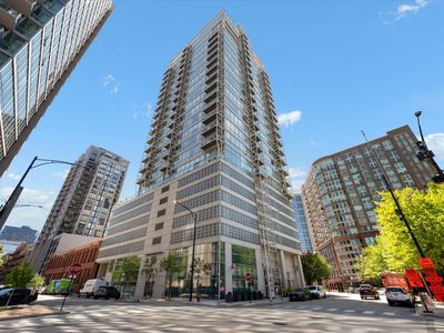 653 N Kingsbury St APT 1103