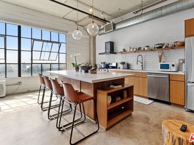 1855 Industrial St APT 608
