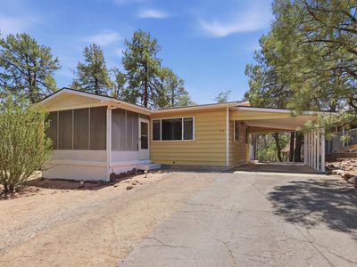 203 W Chateau Cir