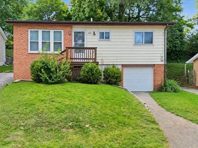 220 Ruggles Rd