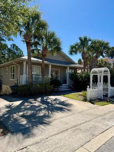 66 Tradewinds Dr
