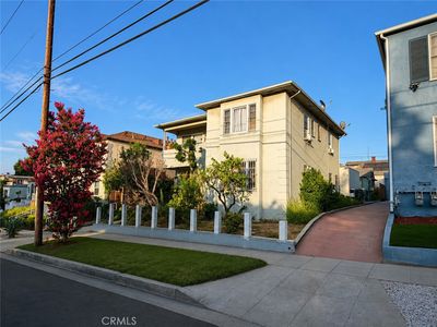 1272 Queen Anne Pl