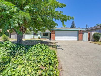 2252 Zinfandel Dr
