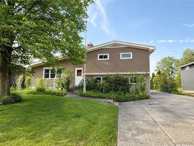 1895 Bruce Ln