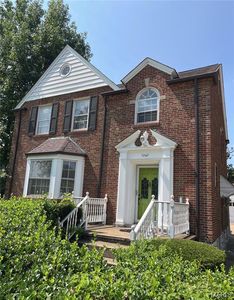 7262 Ravinia Dr
