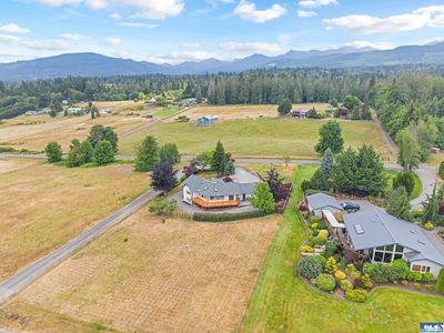 11 Les Saints Rd
