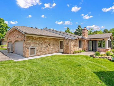 1860 Juneau Ln N